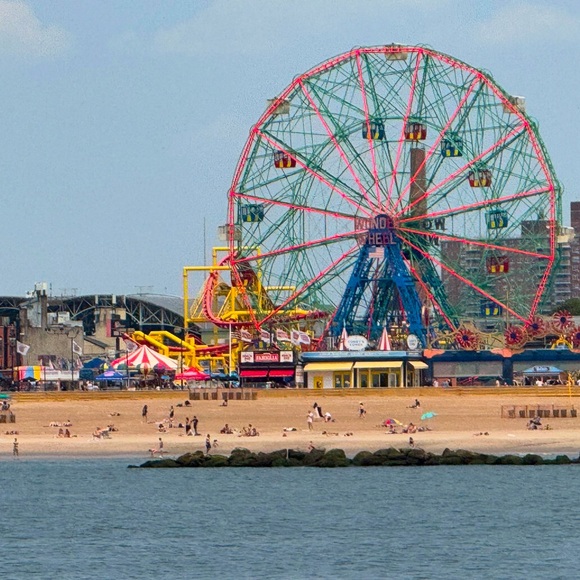 Meet your Posher, Melissa - Picture 1 of 1